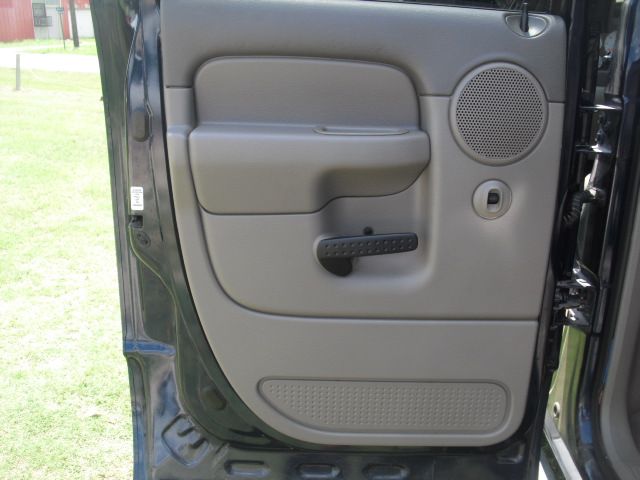 2004 Dodge Ram 1500 LS ES