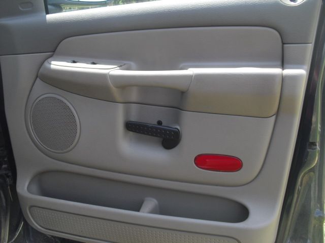 2004 Dodge Ram 1500 LS ES