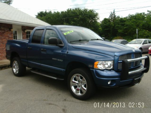 2004 Dodge Ram 1500 4d Wagon AWD