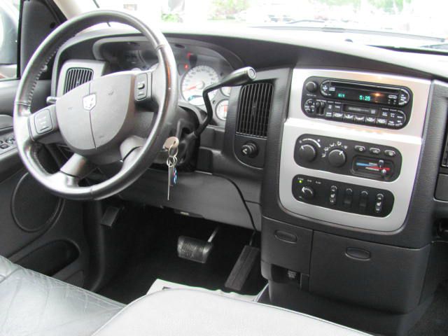 2004 Dodge Ram 1500 Black NOV Leather