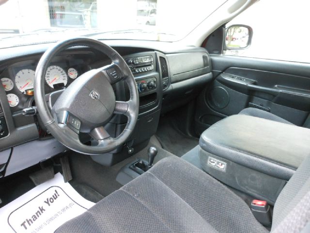 2004 Dodge Ram 1500 Wagon SE