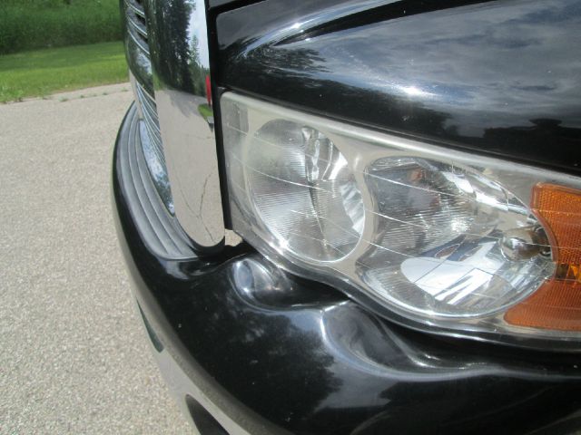 2005 Dodge Ram 1500 4dr 114 WB XLT 4WD