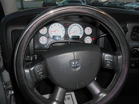 2005 Dodge Ram 1500 4dr 114 WB XLT 4WD