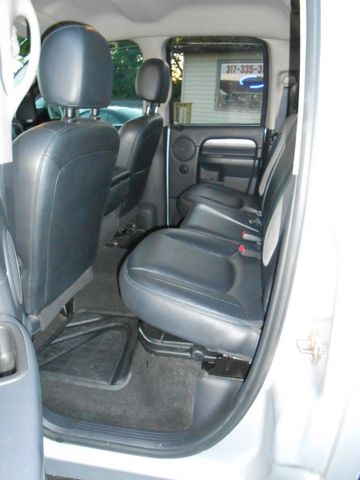 2005 Dodge Ram 1500 4dr 114 WB XLT 4WD