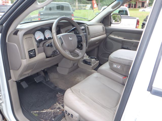 2005 Dodge Ram 1500 4dr 114 WB XLT 4WD