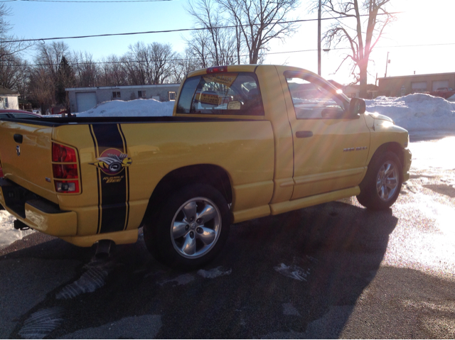 2005 Dodge Ram 1500 Extended Cab Standard Box 4-wheel Drive LS