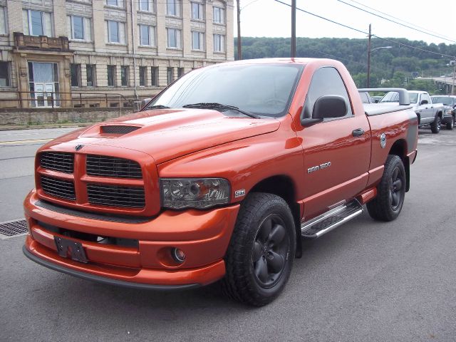 2005 Dodge Ram 1500 Fleetside EXT CAB 4X4
