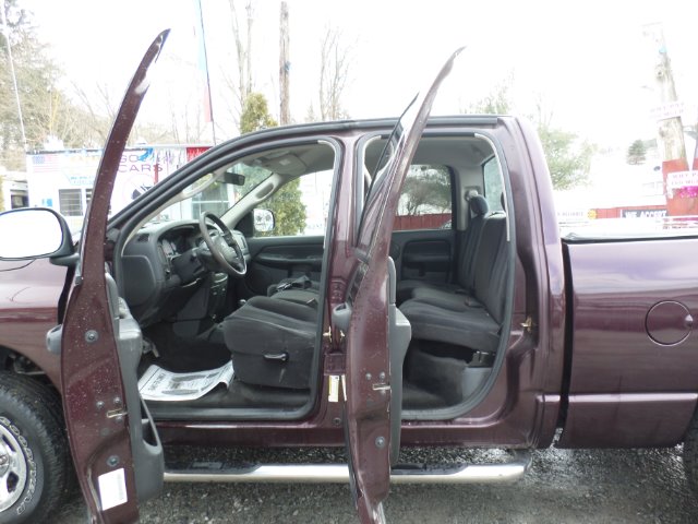 2005 Dodge Ram 1500 4dr 4WD EXT LS 4x4 SUV