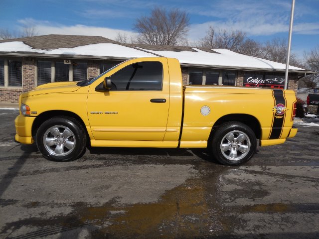 2005 Dodge Ram 1500 SL 2500 Snow Plow