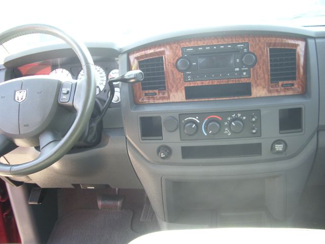 2006 Dodge Ram 1500 2WD Regular Cab 6.3 Ft Box ST