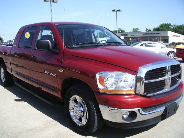 2006 Dodge Ram 1500 2WD Regular Cab 6.3 Ft Box ST