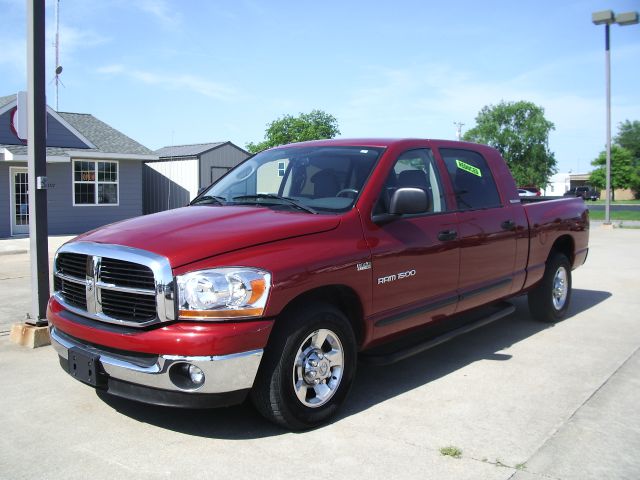 2006 Dodge Ram 1500 2WD Regular Cab 6.3 Ft Box ST