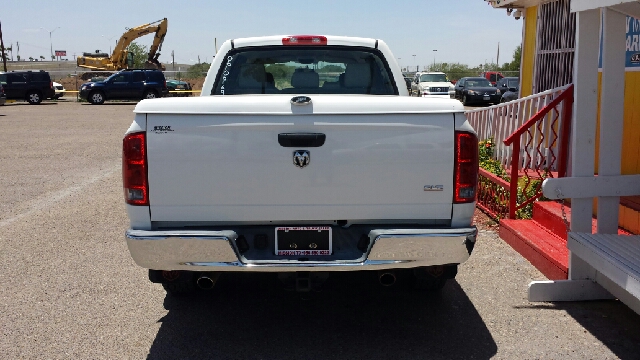 2006 Dodge Ram 1500 2WD Regular Cab 6.3 Ft Box ST