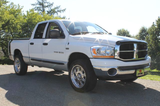 2006 Dodge Ram 1500 4dr LX 4WD Auto