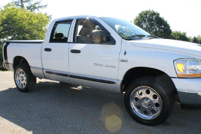 2006 Dodge Ram 1500 4dr LX 4WD Auto