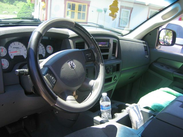 2006 Dodge Ram 1500 EX W/ Leather And DVD