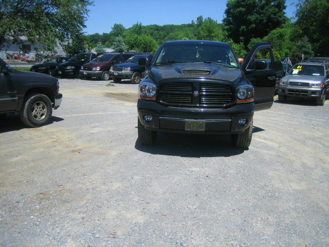 2006 Dodge Ram 1500 EX W/ Leather And DVD