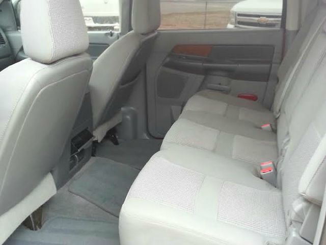 2006 Dodge Ram 1500 2WD Regular Cab 6.3 Ft Box ST