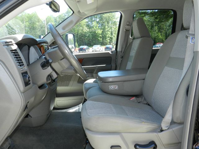 2006 Dodge Ram 1500 Sport 77pass