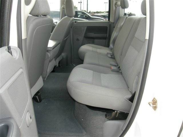 2006 Dodge Ram 1500 4dr LX 4WD Auto