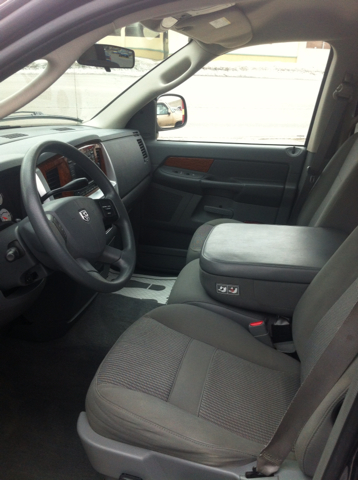 2006 Dodge Ram 1500 4d Wagon AWD