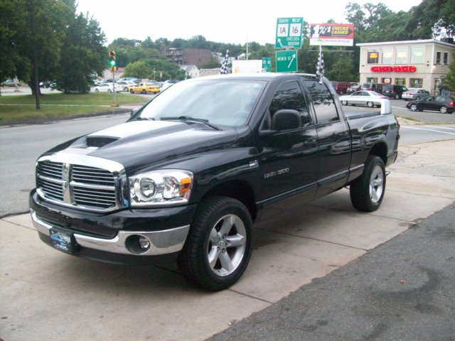 2007 Dodge Ram 1500 4d Wagon AWD