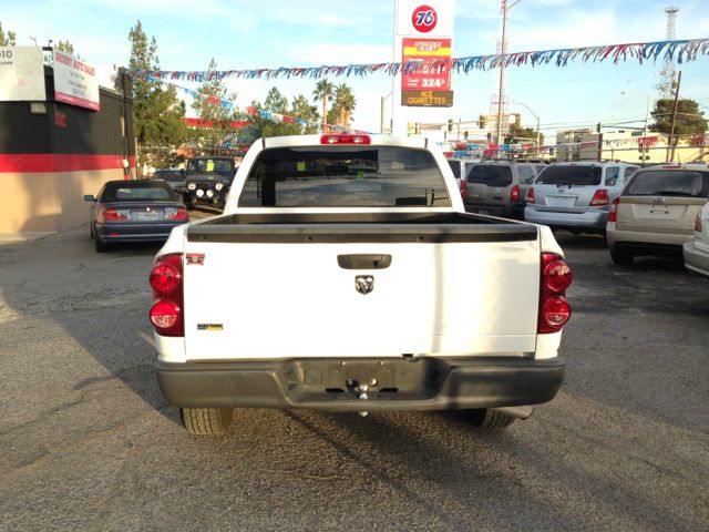 2008 Dodge Ram 1500 4dr LX 4WD Auto