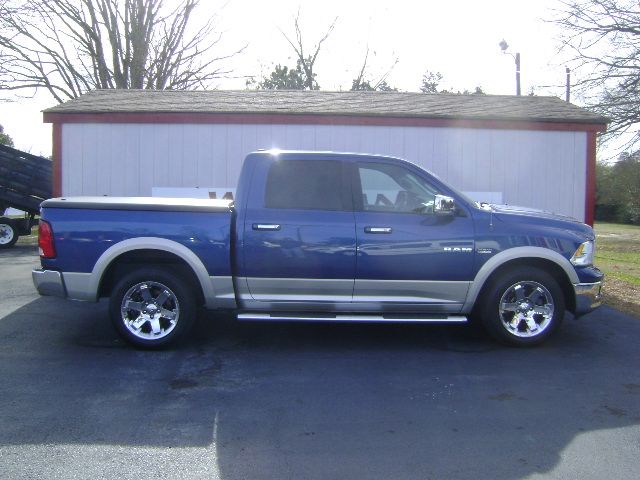 2009 Dodge Ram 1500 2WD Crew Cab 143.5