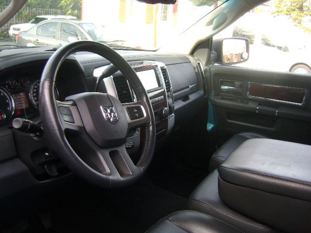 2009 Dodge Ram 1500 2WD Crew Cab 143.5