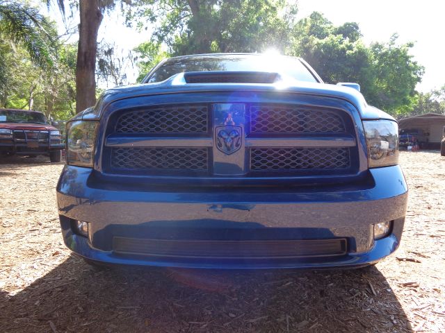 2009 Dodge Ram 1500 2WD Crew Cab 143.5