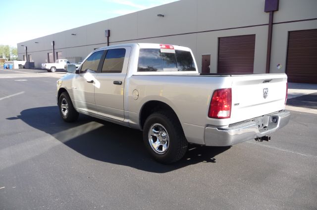 2009 Dodge Ram 1500 2WD Crew Cab 143.5