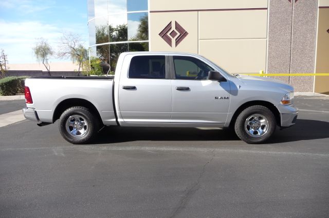 2009 Dodge Ram 1500 2WD Crew Cab 143.5
