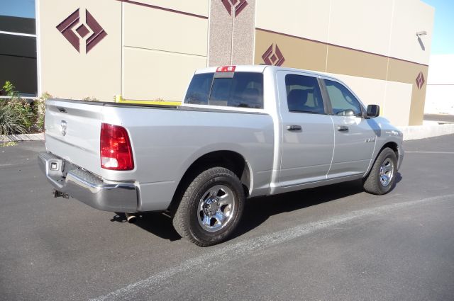 2009 Dodge Ram 1500 2WD Crew Cab 143.5
