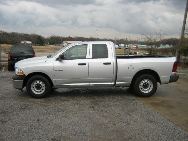 2010 Dodge Ram 1500 4dr LX 4WD Auto
