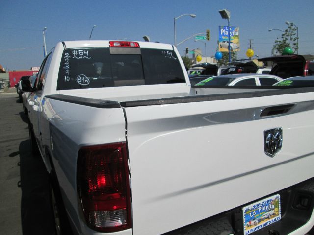 2010 Dodge Ram 1500 2WD Crew Cab 143.5