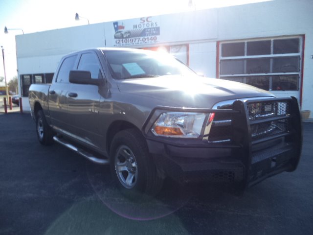 2010 Dodge Ram 1500 2WD Crew Cab 143.5