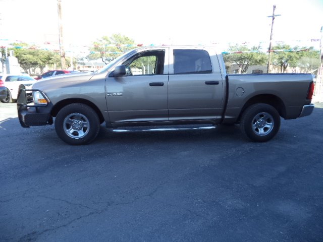 2010 Dodge Ram 1500 2WD Crew Cab 143.5