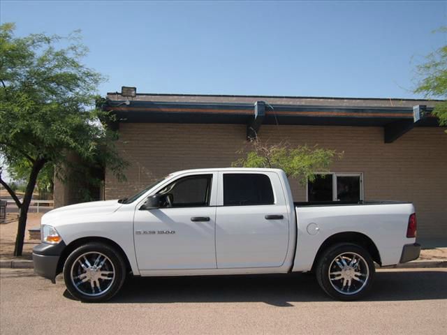 2011 Dodge Ram 1500 2WD Crew Cab 143.5
