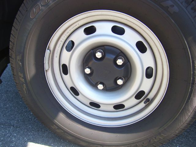 2011 Dodge Ram 1500 4dr LX 4WD Auto