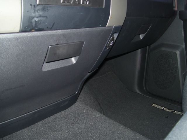 2011 Dodge Ram 1500 4dr LX 4WD Auto