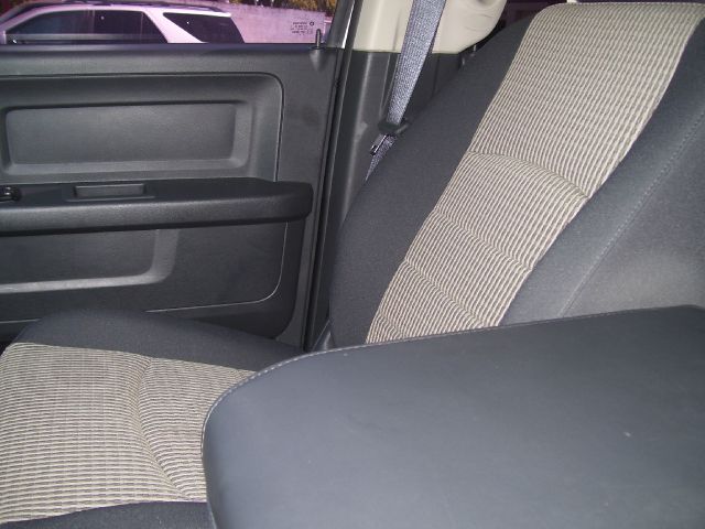 2011 Dodge Ram 1500 4dr LX 4WD Auto