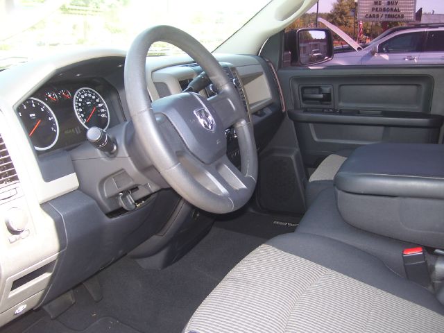 2011 Dodge Ram 1500 4dr LX 4WD Auto