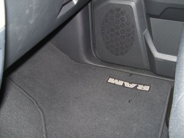 2011 Dodge Ram 1500 4dr LX 4WD Auto