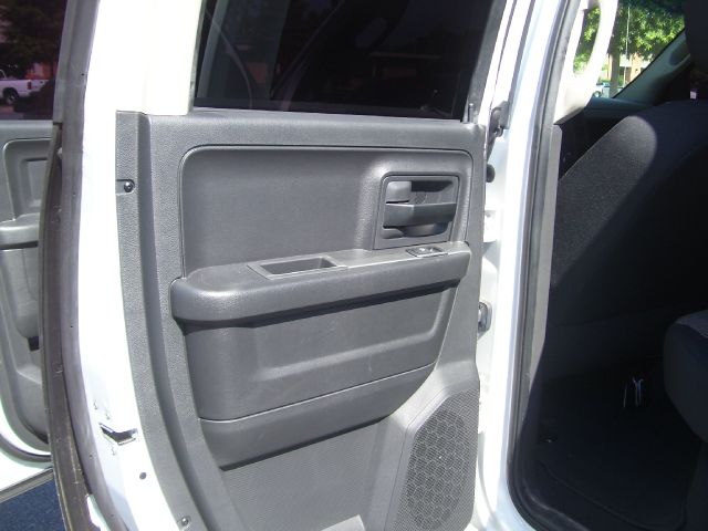 2011 Dodge Ram 1500 4dr LX 4WD Auto