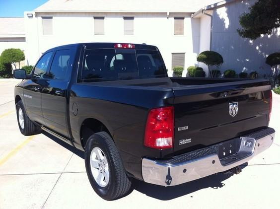 2011 Dodge Ram 1500 2WD Crew Cab 143.5