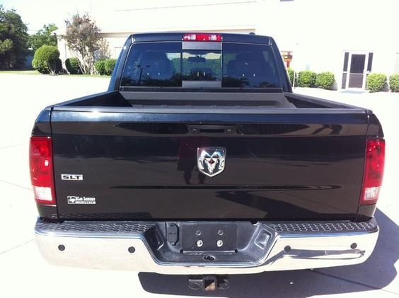 2011 Dodge Ram 1500 2WD Crew Cab 143.5