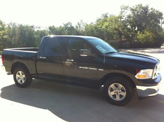 2011 Dodge Ram 1500 2WD Crew Cab 143.5