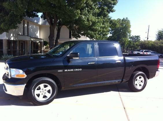 2011 Dodge Ram 1500 2WD Crew Cab 143.5