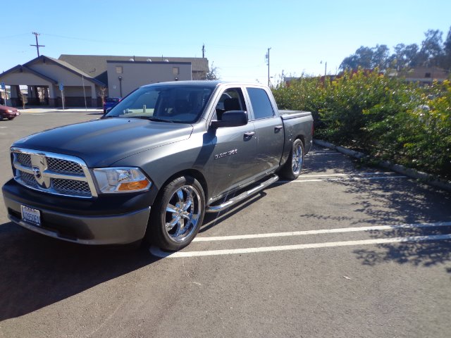 2011 Dodge Ram 1500 2WD Crew Cab 143.5