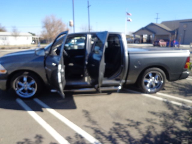 2011 Dodge Ram 1500 2WD Crew Cab 143.5